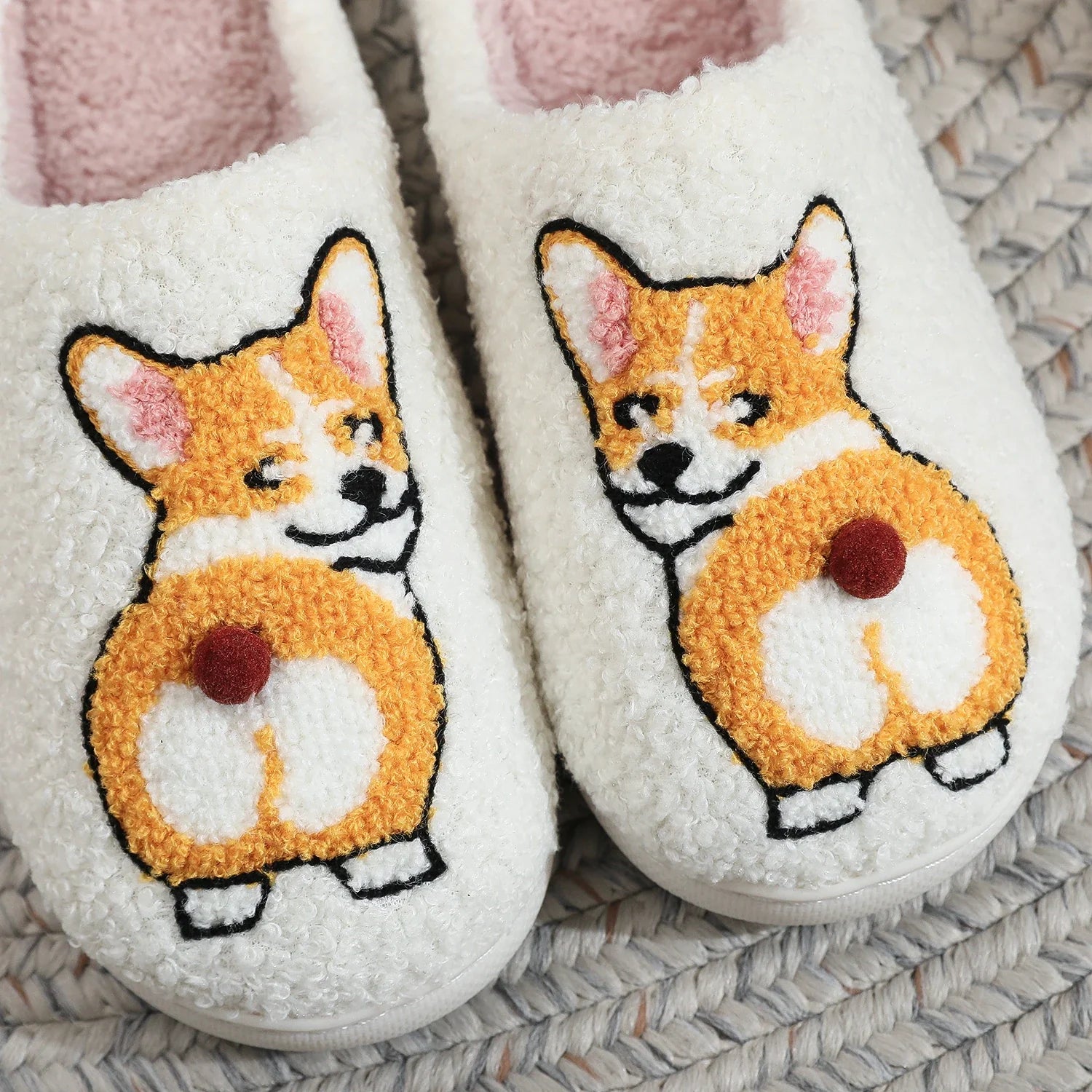 Pantufa corgi dog