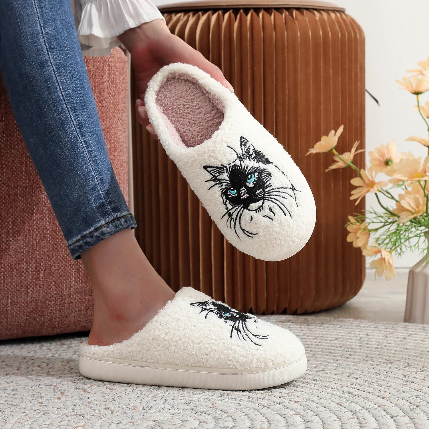 Pantufa Gatinho Olhos de Safira